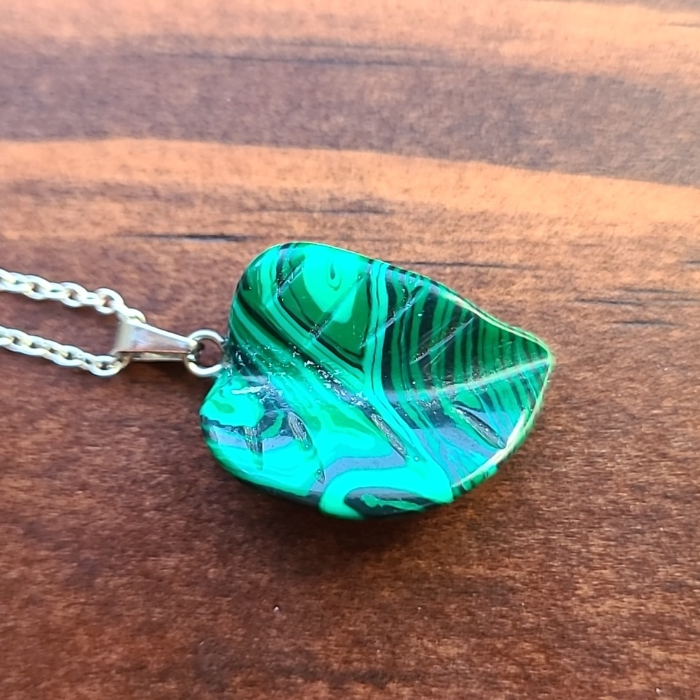 Natural Malachite Heart Shaped Pendant Gemstone Necklace Charm with 18" Chain